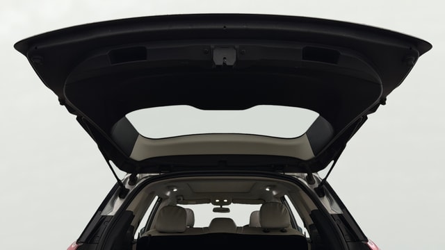 View Mahindra XUV700 Image 16 Used Mahindra XUV700 Image 16