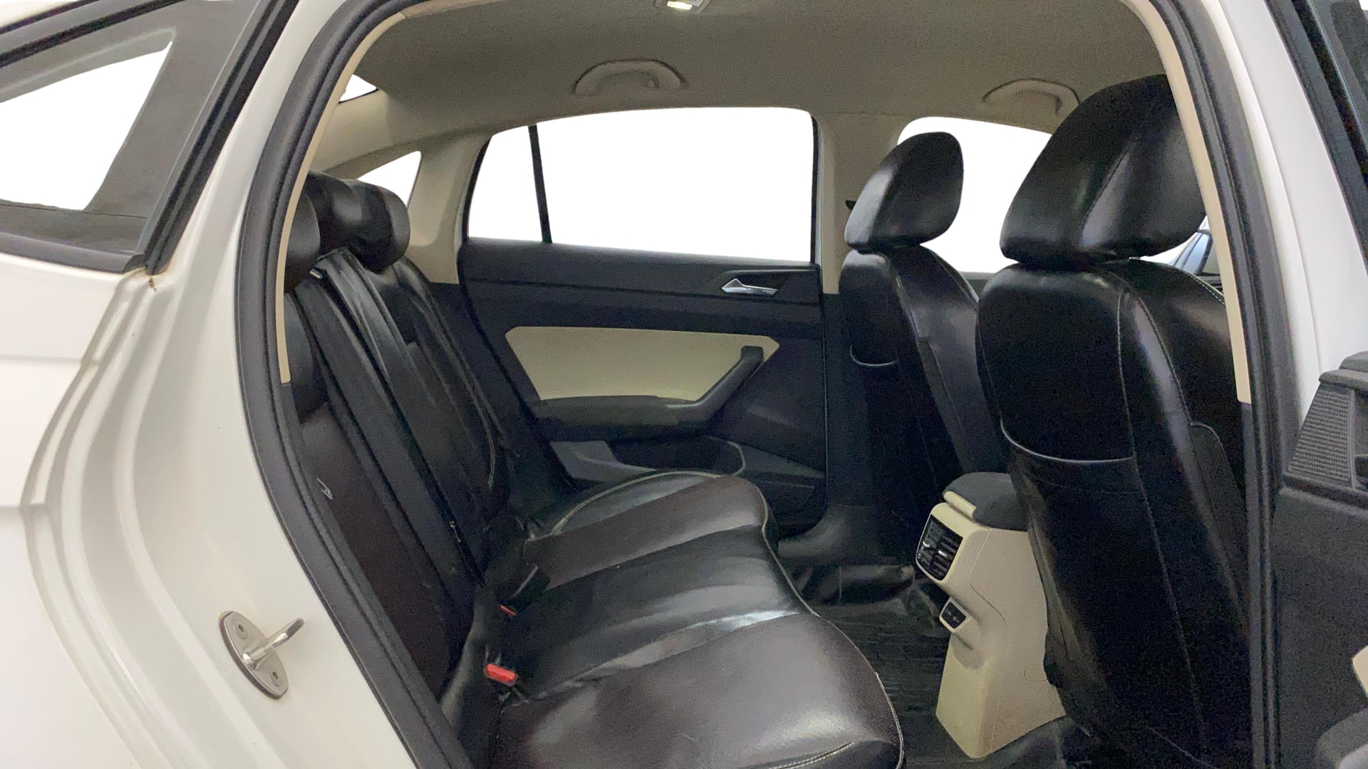 View 2022 Skoda Slavia Ambition 1.0 TSI MT Image 30 Used 2022 Skoda Slavia Ambition 1.0 TSI MT Image 30