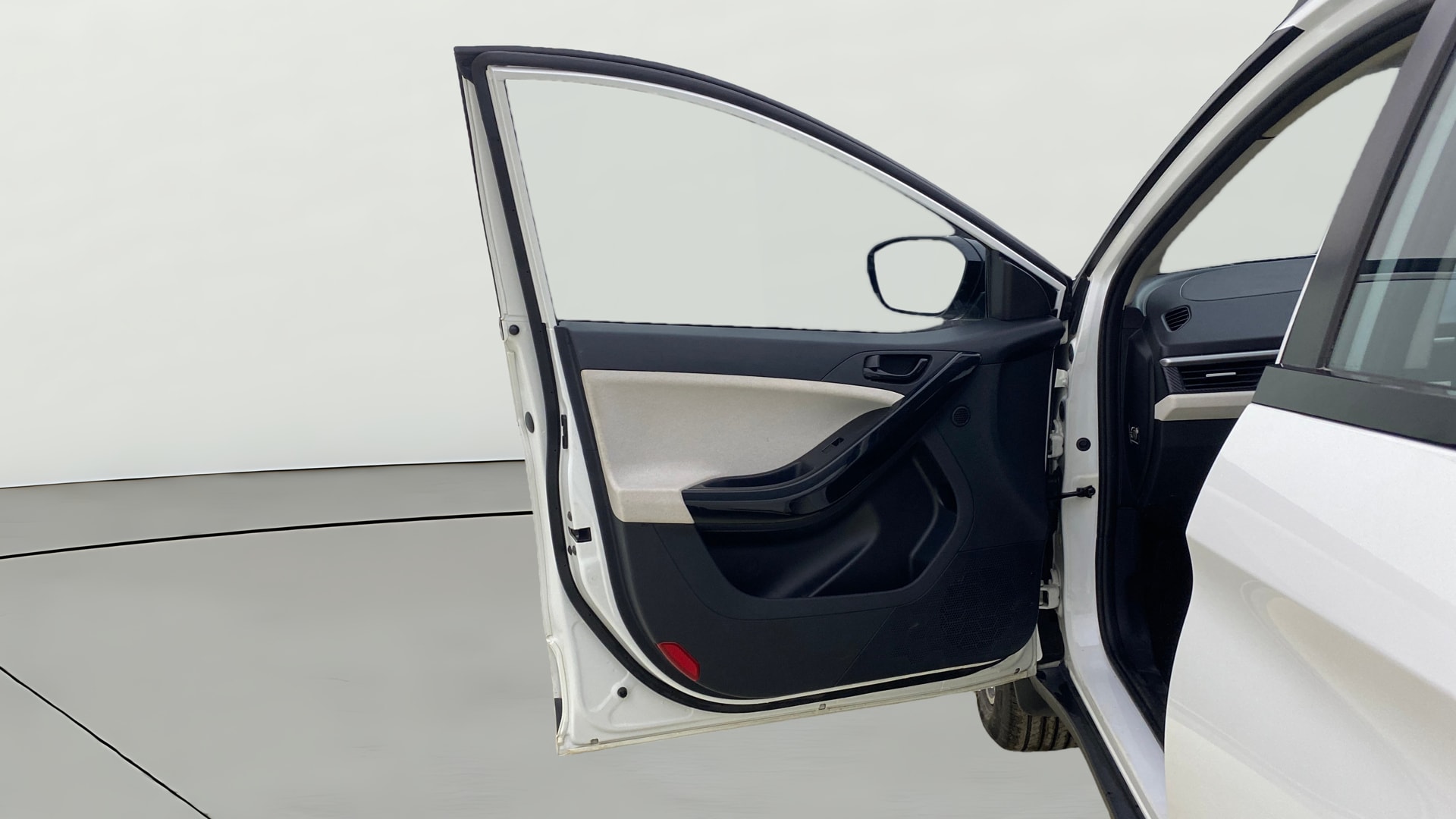 View 2025 Tata Nexon Revotron XE Image 32 Used 2025 Tata Nexon Revotron XE Image 32