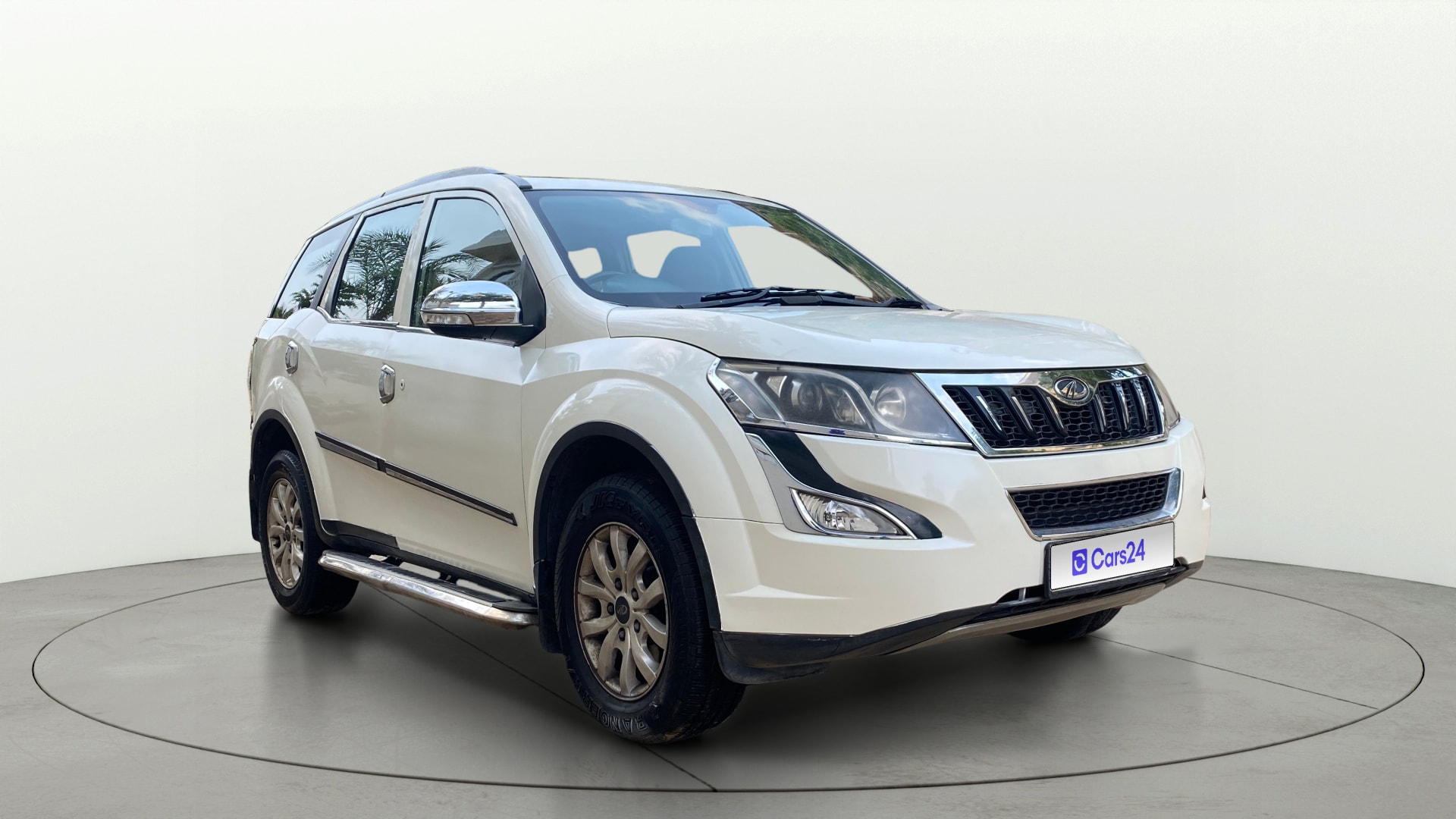 View 2016 Mahindra XUV500 W10 FWD Image 23 Used 2016 Mahindra XUV500 W10 FWD Image 23