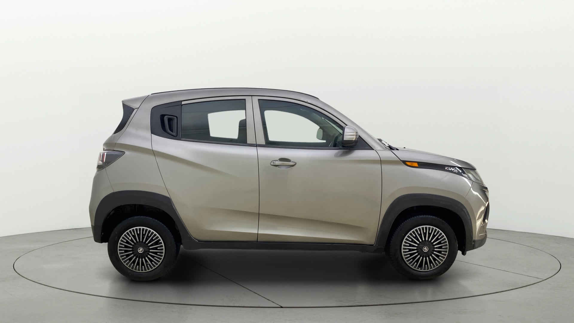 View 2018 Mahindra KUV100 K2 Petrol BS IV Image 8 Used 2018 Mahindra KUV100 K2 Petrol BS IV Image 8