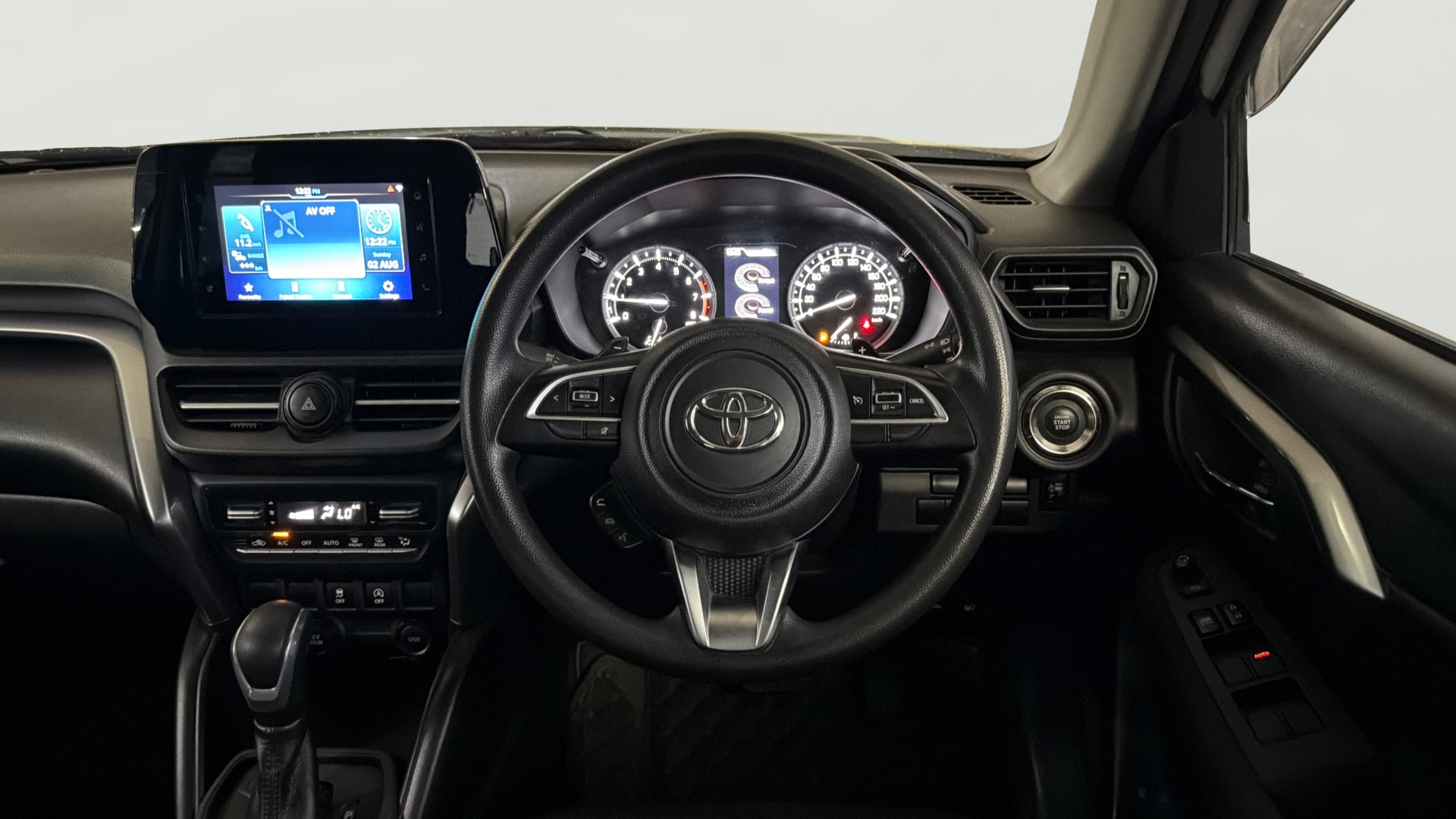 View 2022 Toyota Urban Cruiser Hyryder V AT 2WD NEODRIVE Image 21 Used 2022 Toyota Urban Cruiser Hyryder V AT 2WD NEODRIVE Image 21