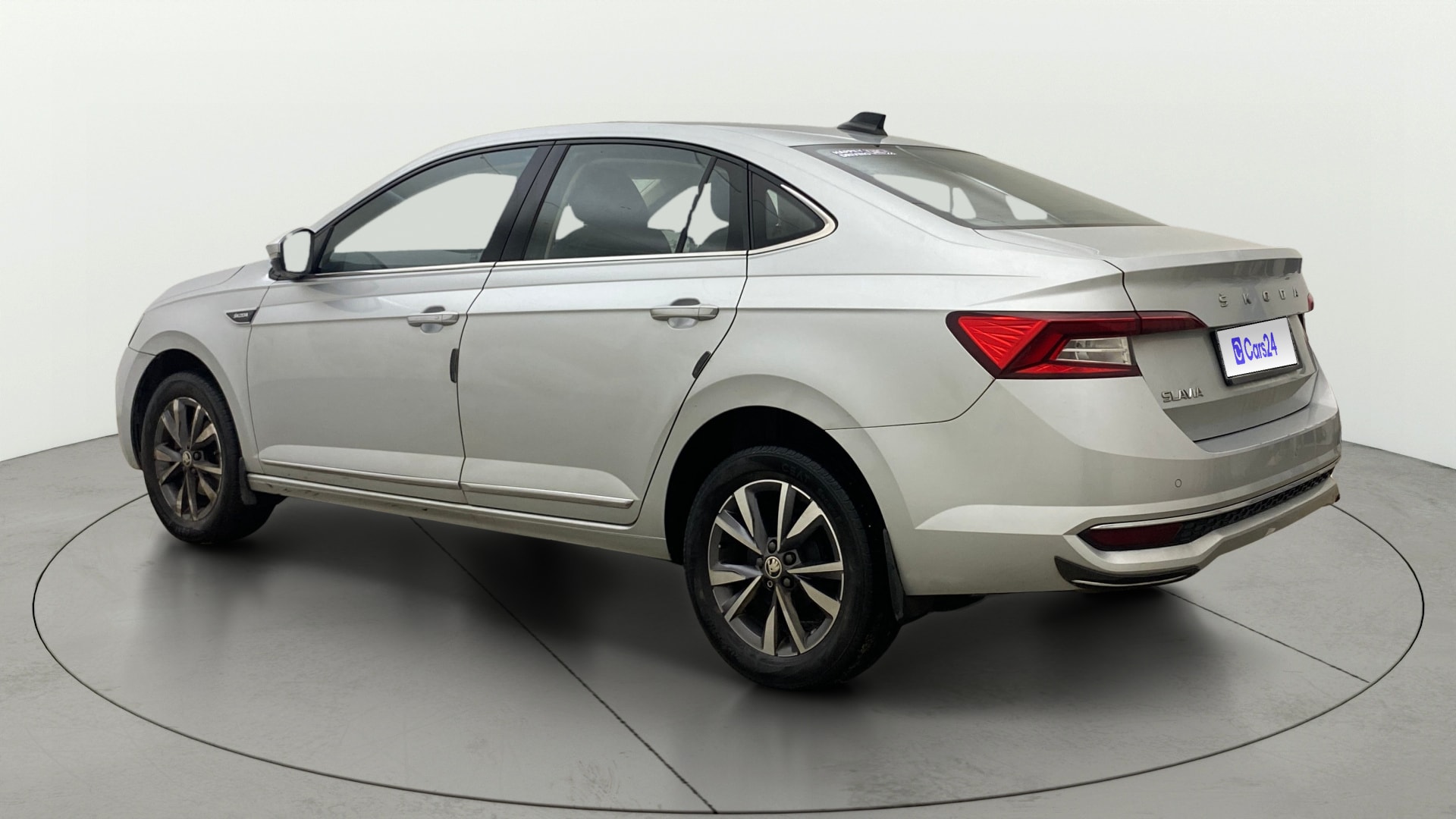 View 2022 Skoda Slavia Style 1.0 TSI MT Image 2 Used 2022 Skoda Slavia Style 1.0 TSI MT Image 2