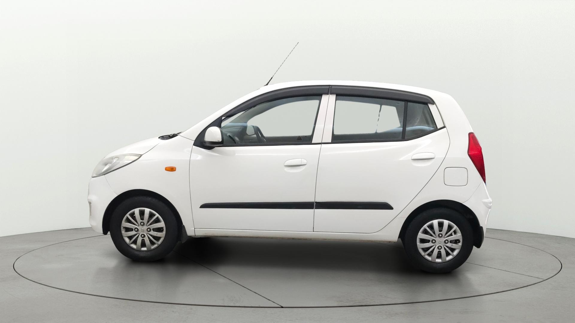 View 2014 Hyundai i10 1.2 Asta MT Image 5 Used 2014 Hyundai i10 1.2 Asta MT Image 5