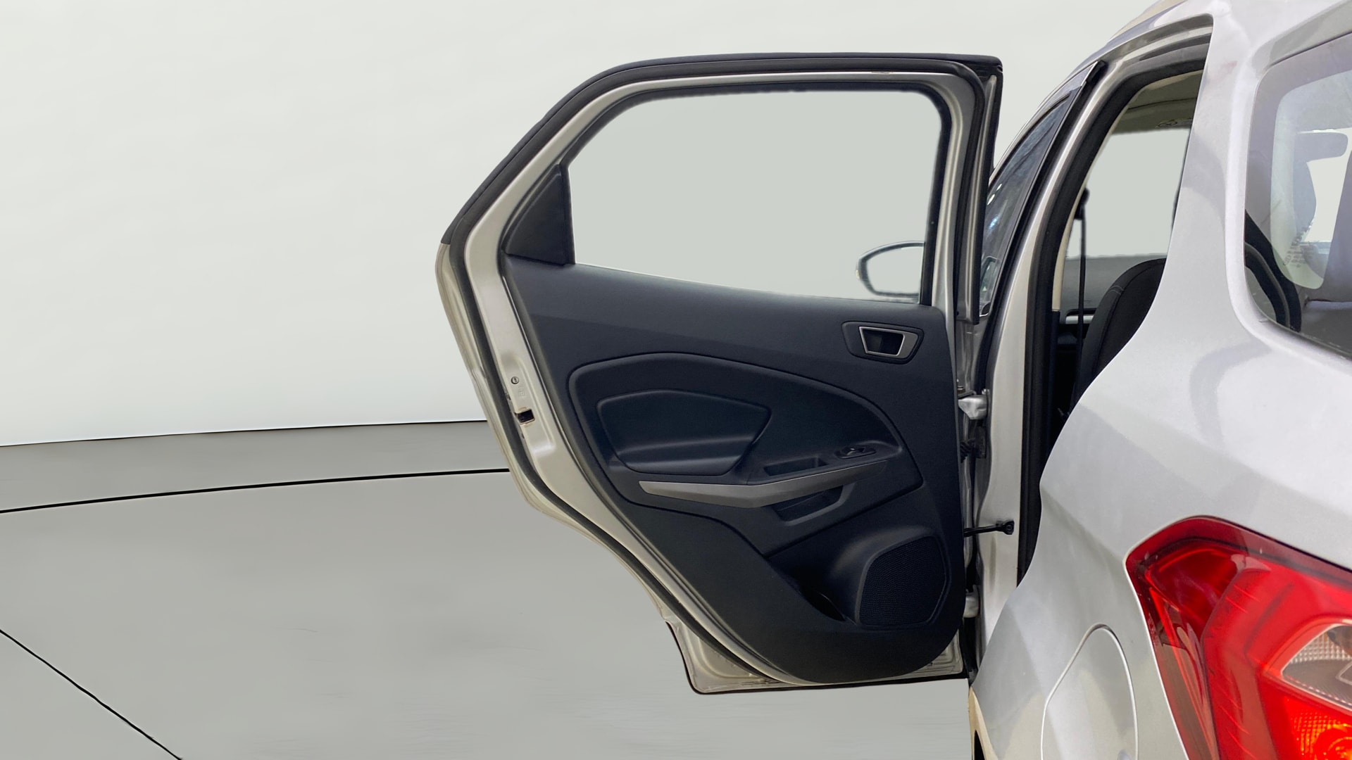 View 2019 Ford EcoSport 1.5 TDCi Diesel Ambiente BS IV Image 14 Used 2019 Ford EcoSport 1.5 TDCi Diesel Ambiente BS IV Image 14