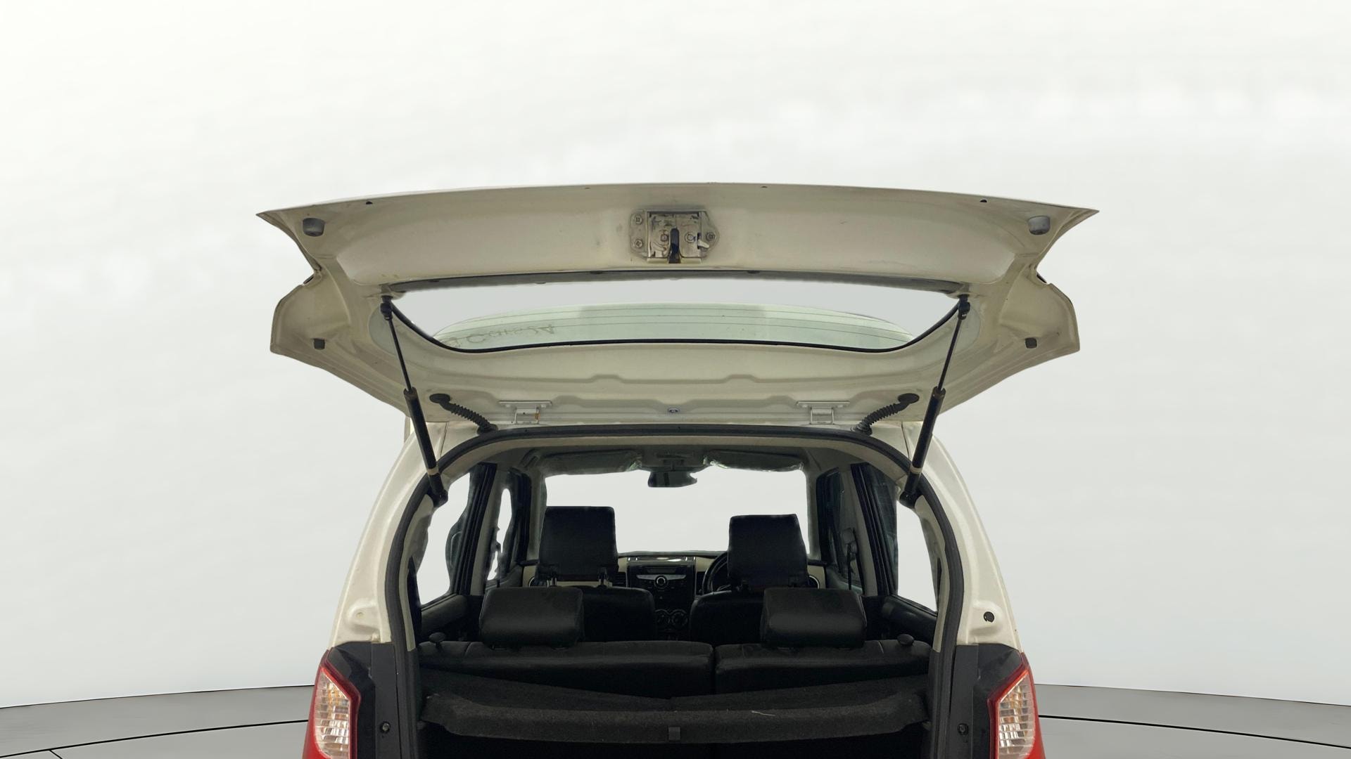 View 2017 Maruti Suzuki 1000 Base Variant Image 16 Used 2017 Maruti Suzuki 1000 Base Variant Image 16