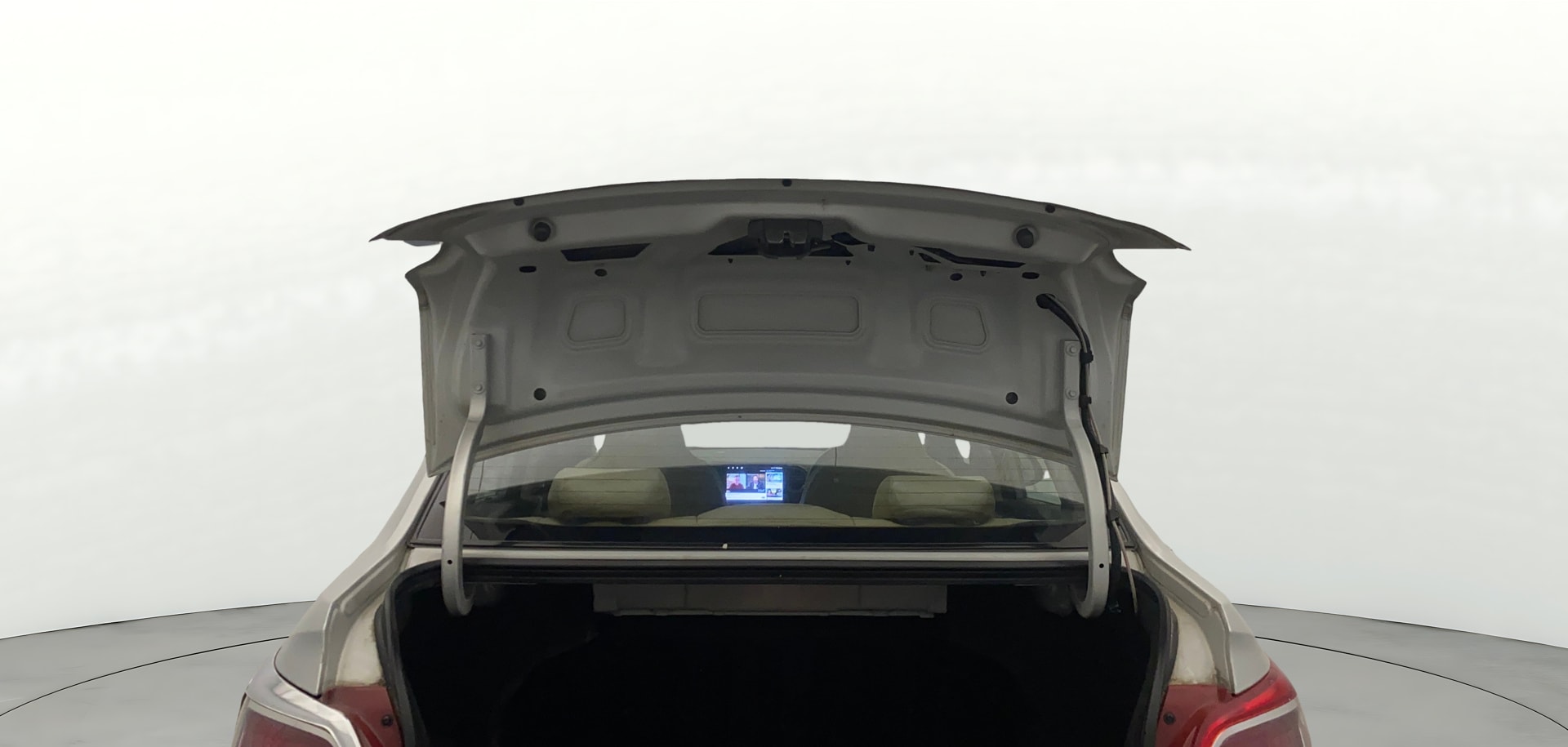 View 2015 Hyundai Xcent S Diesel Image 16 Used 2015 Hyundai Xcent S Diesel Image 16