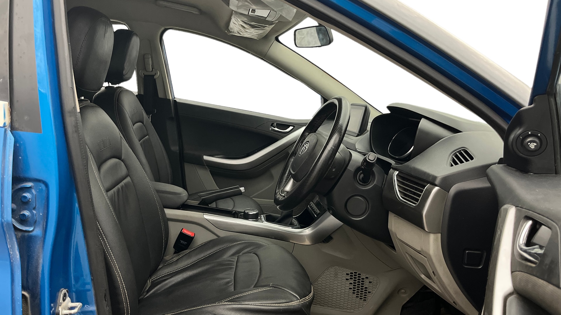 View 2018 Tata Nexon Revotron XE Image 17 Used 2018 Tata Nexon Revotron XE Image 17