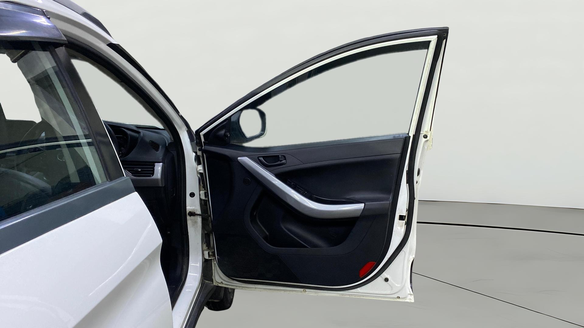 View 2021 Tata Nexon Revotorq XM Image 43 Used 2021 Tata Nexon Revotorq XM Image 43