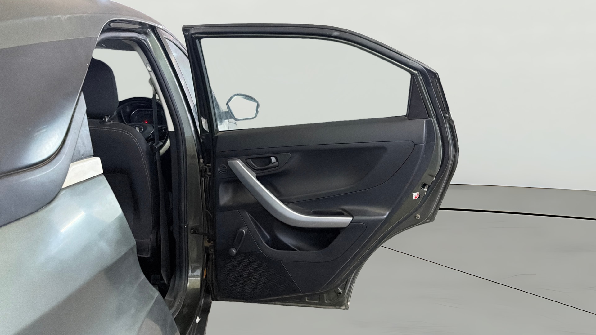 View 2022 Tata Nexon Revotron XE Image 7 Used 2022 Tata Nexon Revotron XE Image 7