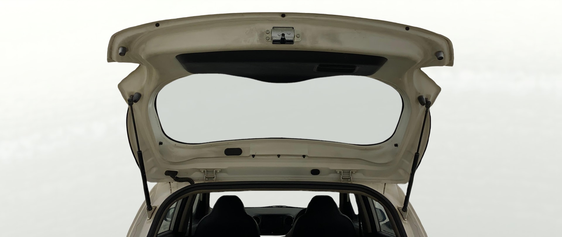 View 2013 Hyundai Grand i10 Magna 1.2 Kappa VTVT Image 16 Used 2013 Hyundai Grand i10 Magna 1.2 Kappa VTVT Image 16