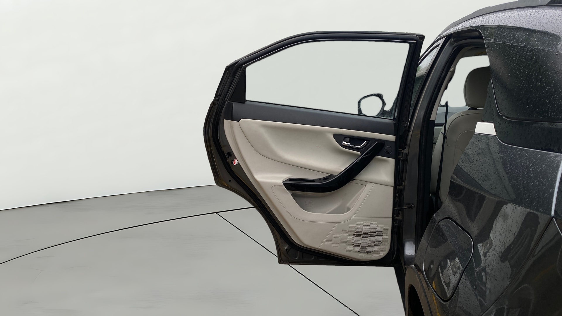 View 2022 Tata Nexon Revotron XE Image 16 Used 2022 Tata Nexon Revotron XE Image 16