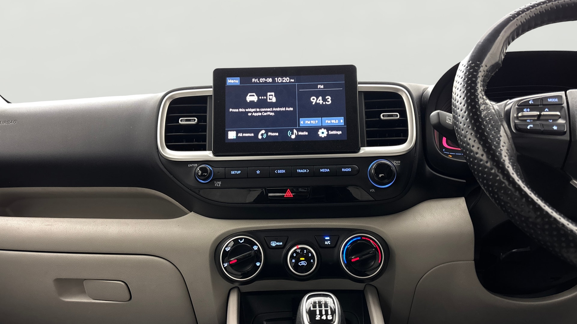 View 2022 Hyundai Venue S (O) 1.0 Turbo Petrol MT Image 17 Used 2022 Hyundai Venue S (O) 1.0 Turbo Petrol MT Image 17
