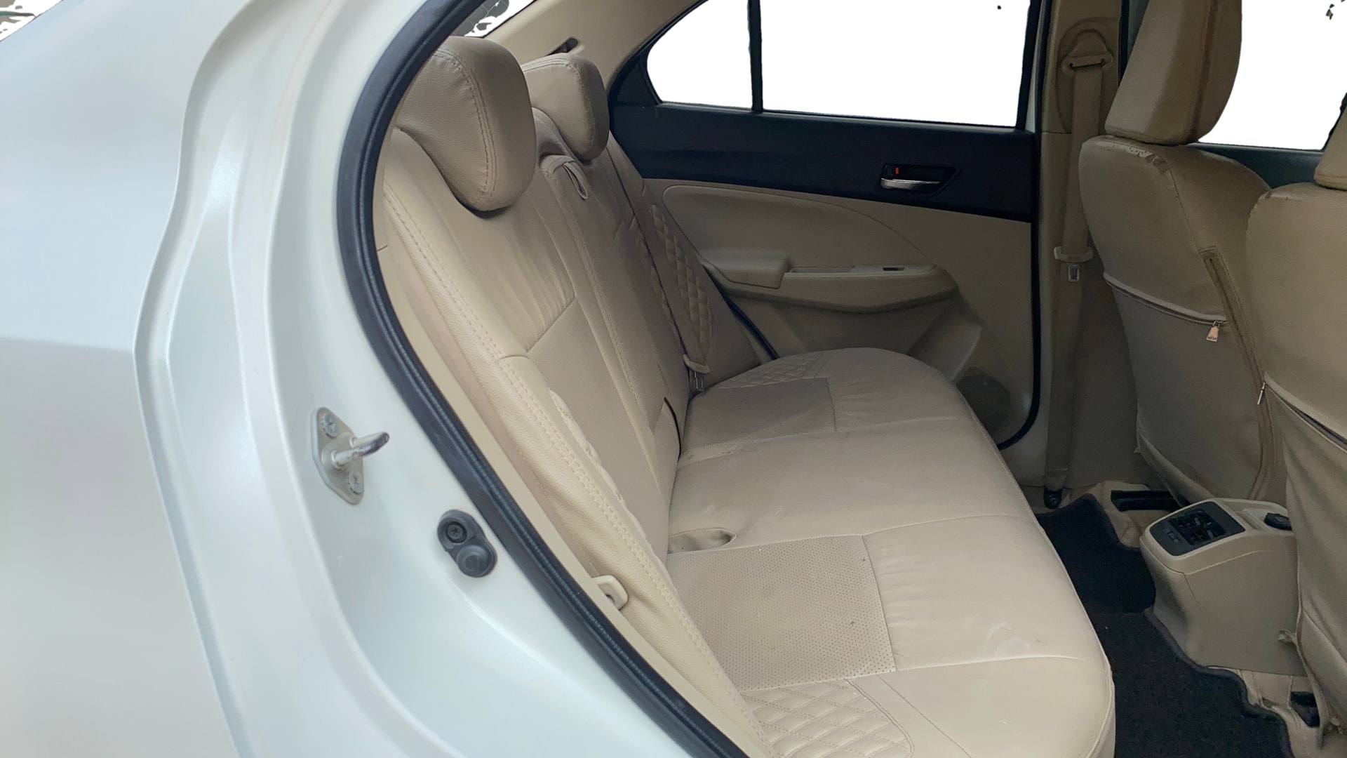 View 2022 Maruti Suzuki 1000 Base Variant Image 33 Used 2022 Maruti Suzuki 1000 Base Variant Image 33