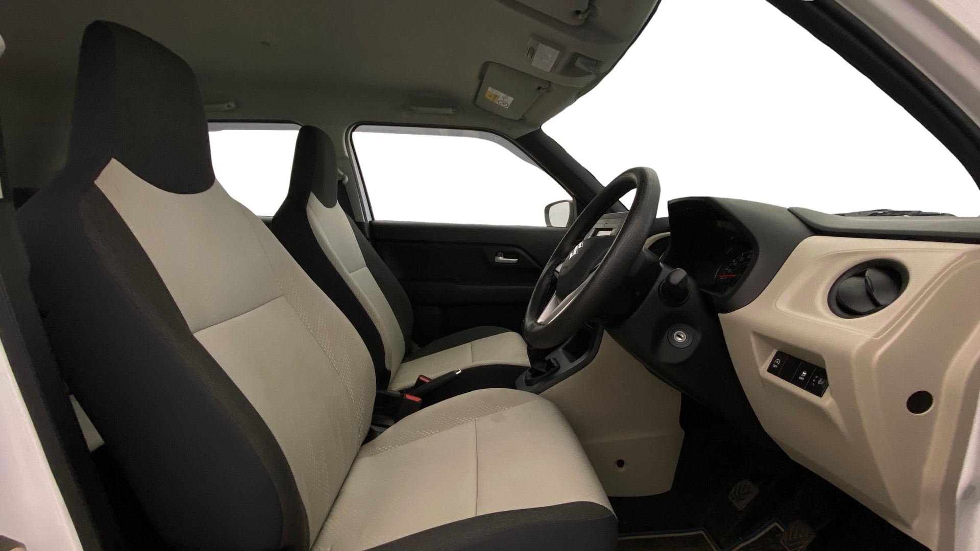View 2024 Maruti Suzuki 1000 Base Variant Image 25 Used 2024 Maruti Suzuki 1000 Base Variant Image 25