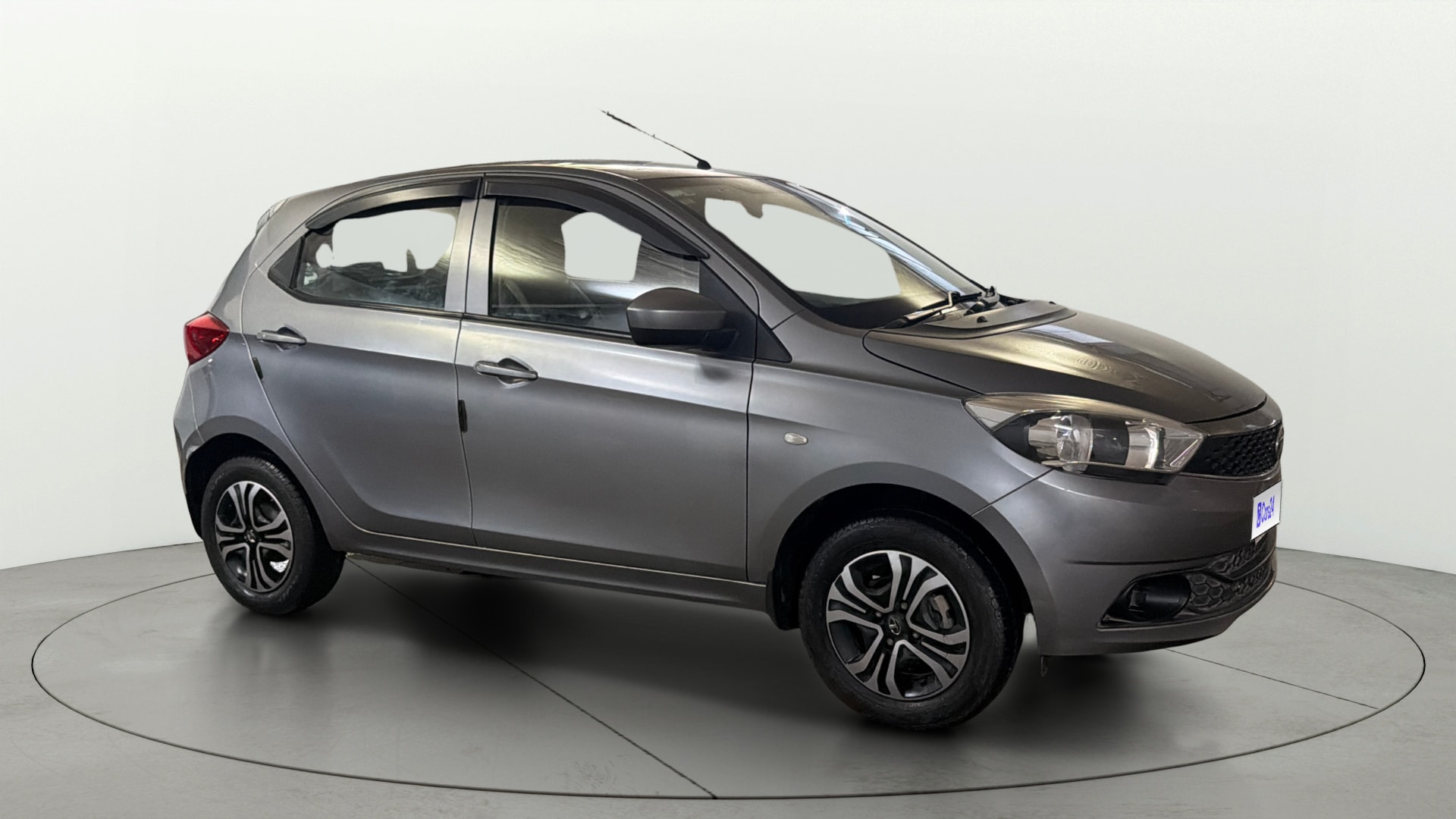 View 2019 Tata Tiago Revotorq XB Image 35 Used 2019 Tata Tiago Revotorq XB Image 35