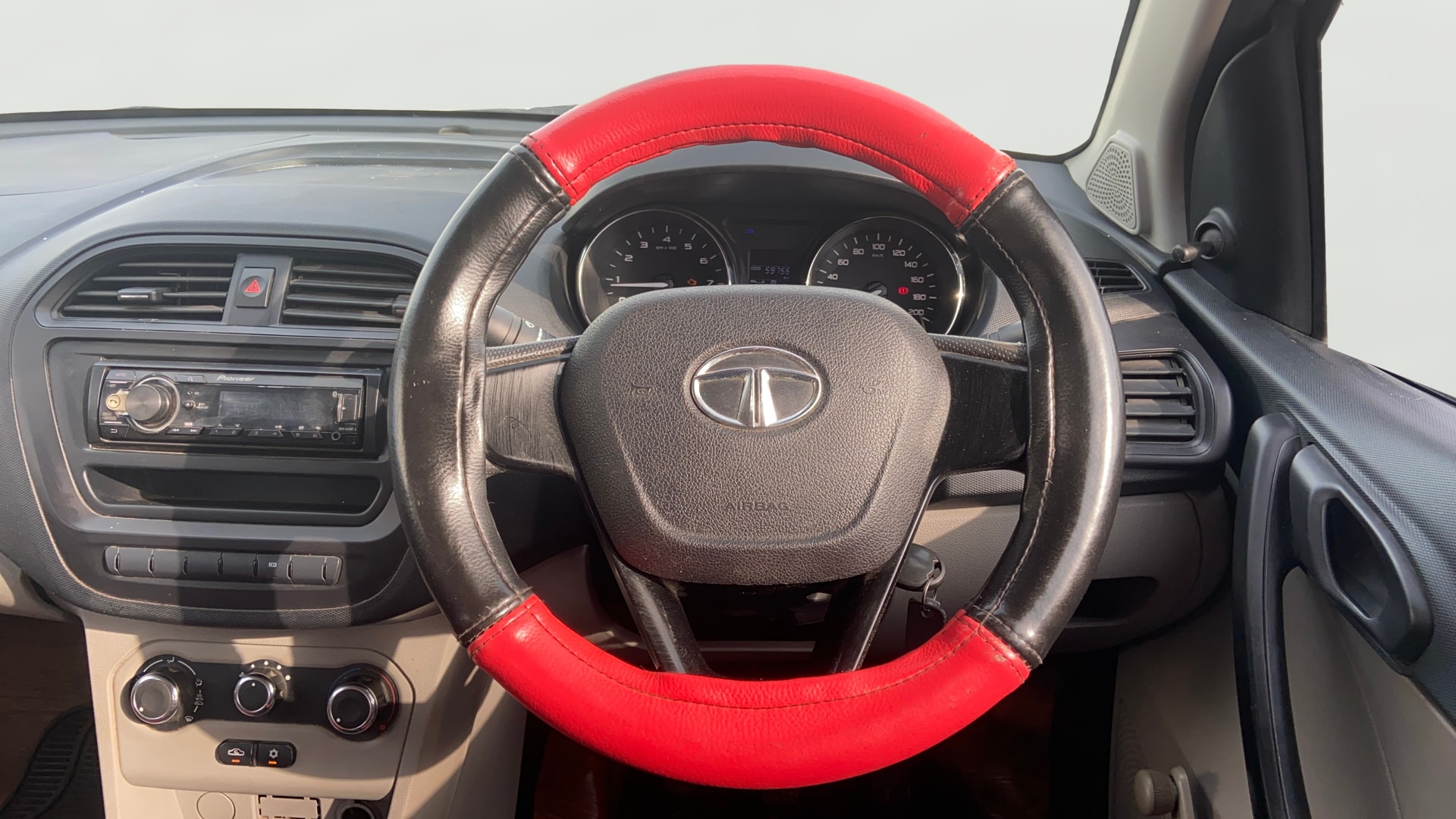 View 2020 Tata Tiago Revotorq XB Image 20 Used 2020 Tata Tiago Revotorq XB Image 20