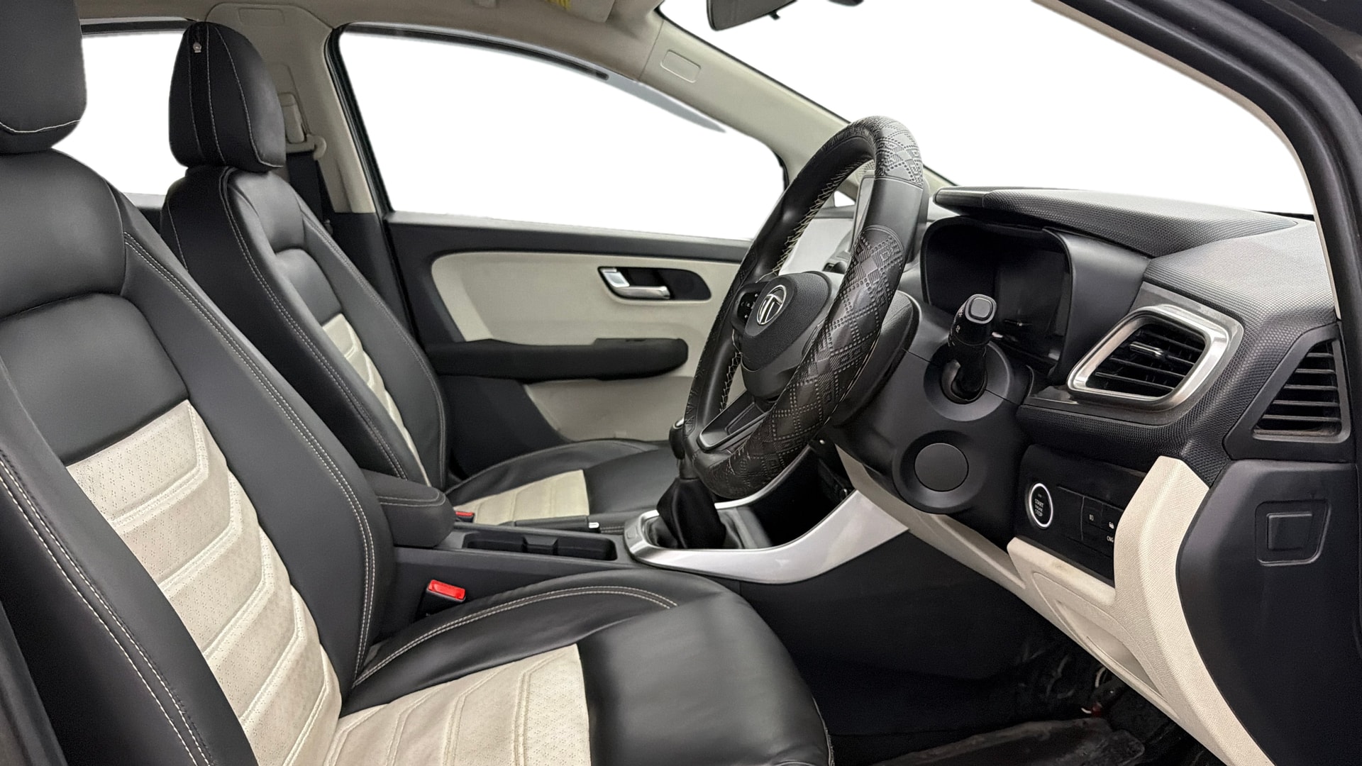 View 2023 Tata Altroz XZ Petrol Image 26 Used 2023 Tata Altroz XZ Petrol Image 26