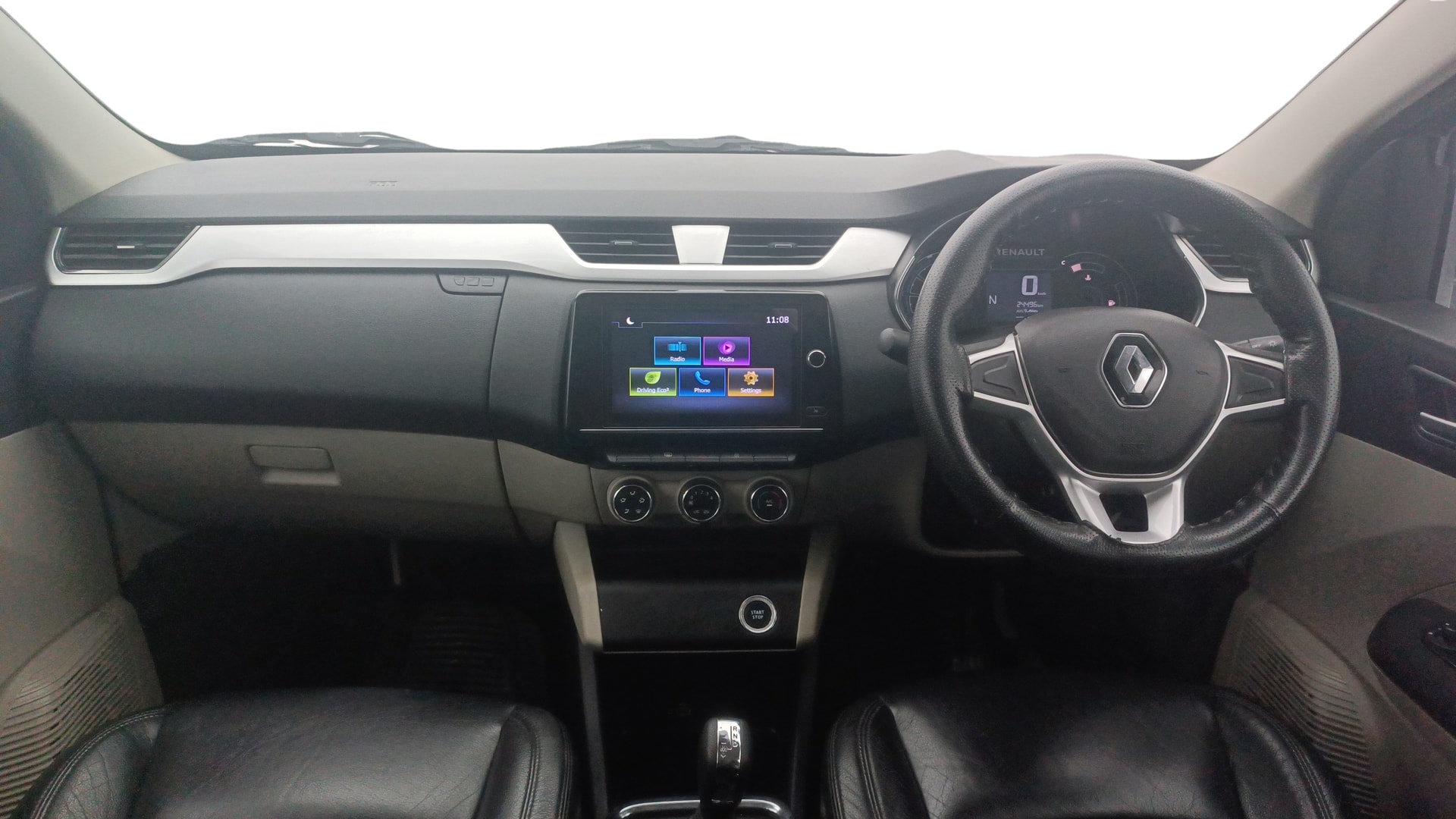 View 2020 Renault Triber RXZ AMT Image 31 Used 2020 Renault Triber RXZ AMT Image 31