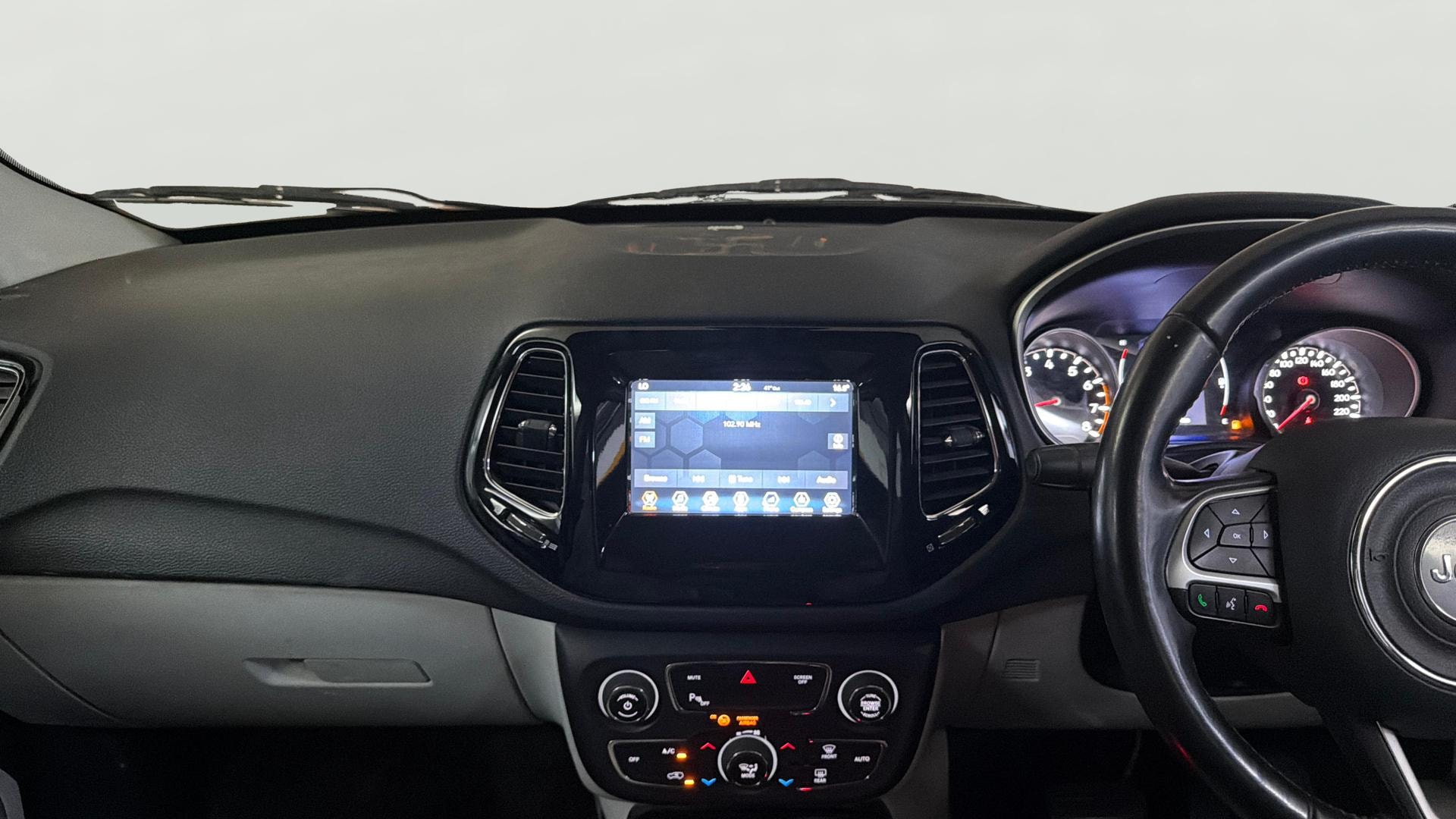 View 2019 Jeep Compass Limited 1.4 Multi AIR Petrol DDCT AT BS IV Image 17 Used 2019 Jeep Compass Limited 1.4 Multi AIR Petrol DDCT AT BS IV Image 17