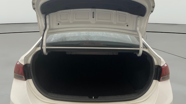 View Hyundai Verna Image 40 Used Hyundai Verna Image 40