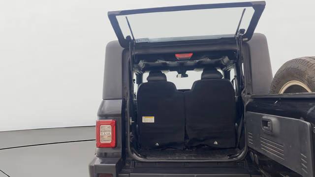 View Mahindra Thar Image 16 Used Mahindra Thar Image 16