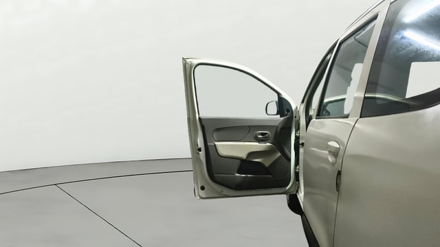 View Renault Lodgy Image 32 Used Renault Lodgy Image 32