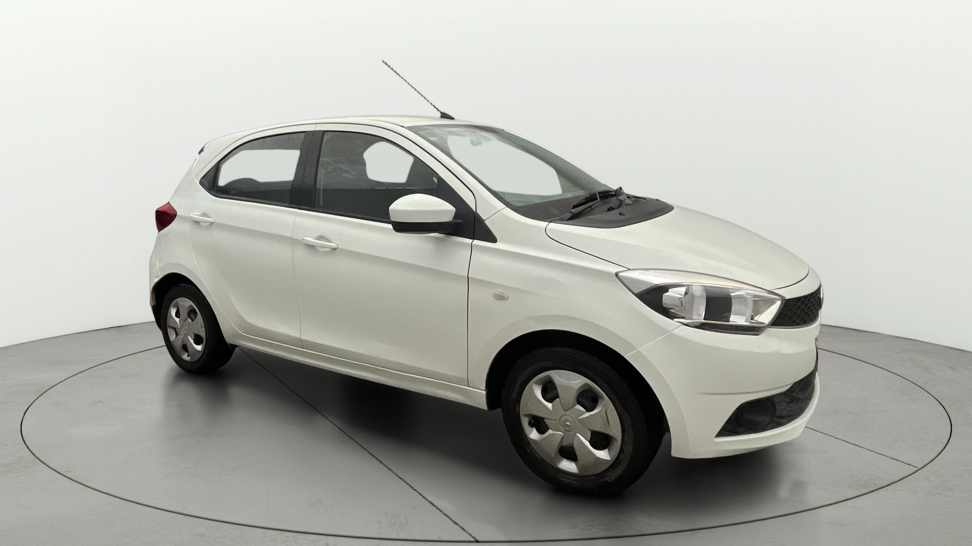 View 2016 Tata Tiago Revotorq XB Image 35 Used 2016 Tata Tiago Revotorq XB Image 35
