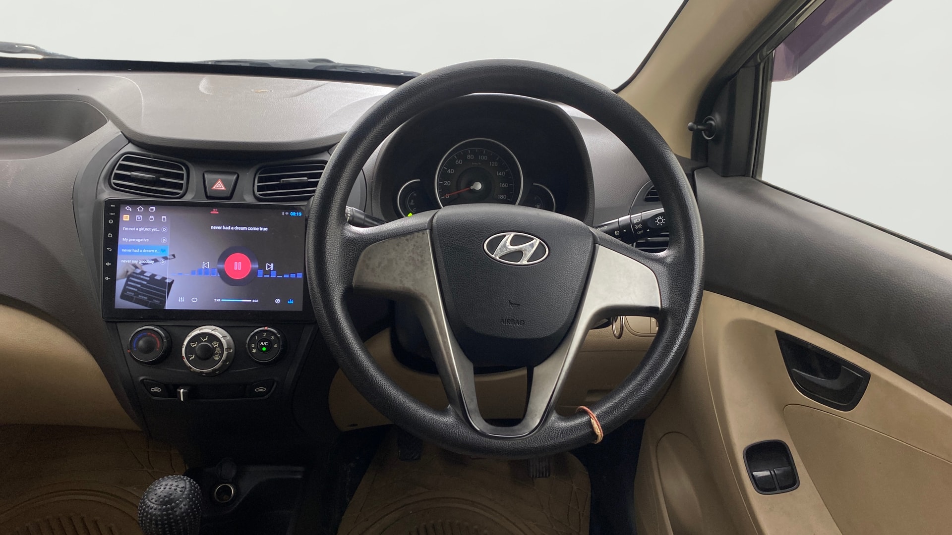 View 2017 Hyundai EON Sportz Image 20 Used 2017 Hyundai EON Sportz Image 20