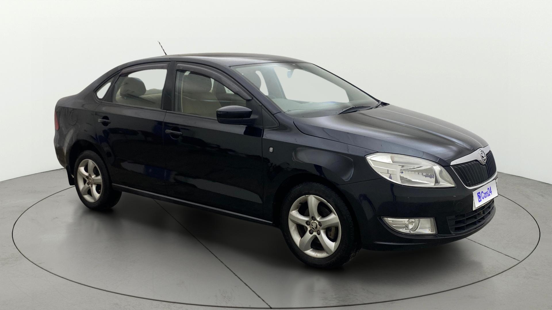 View 2013 Skoda Rapid 1.6 Elegance Diesel MT Image 36 Used 2013 Skoda Rapid 1.6 Elegance Diesel MT Image 36