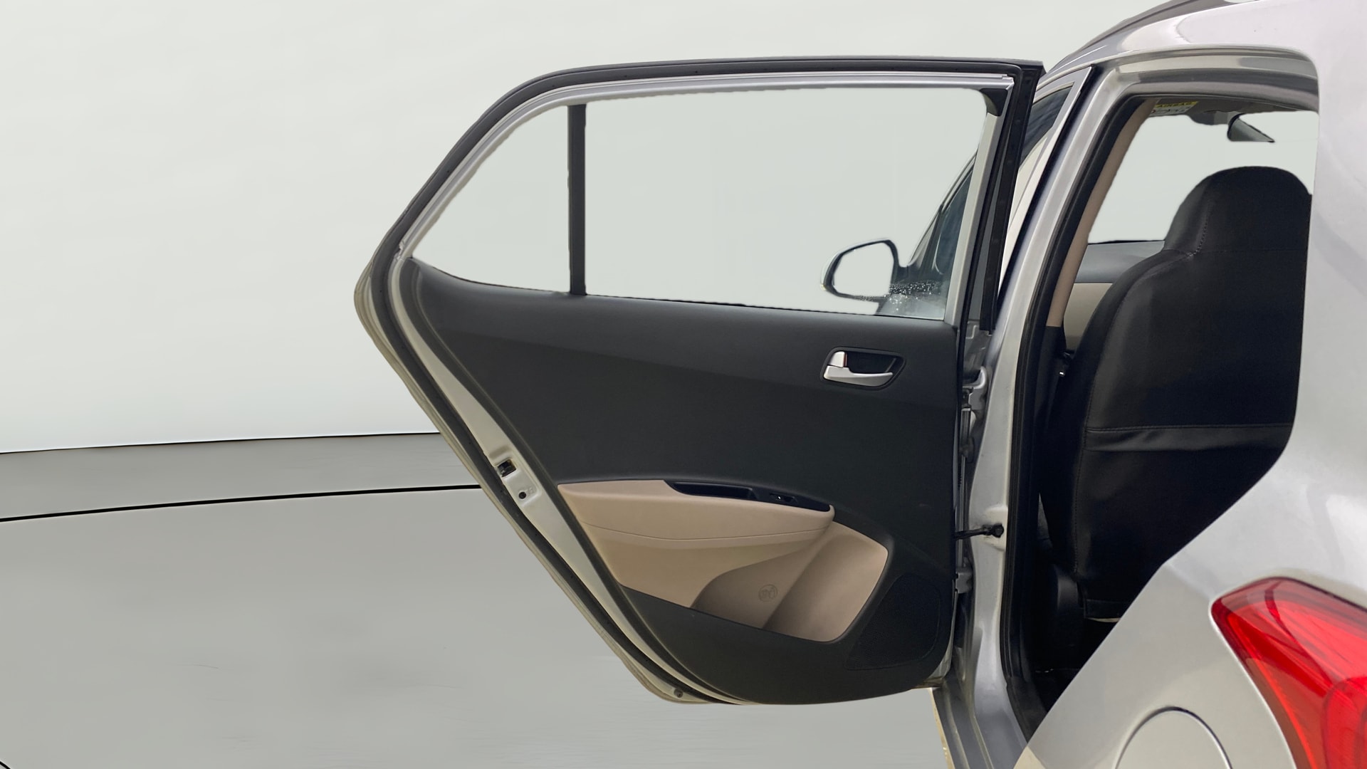 View 2019 Hyundai Grand i10 Sportz 1.2 Kappa Image 22 Used 2019 Hyundai Grand i10 Sportz 1.2 Kappa Image 22
