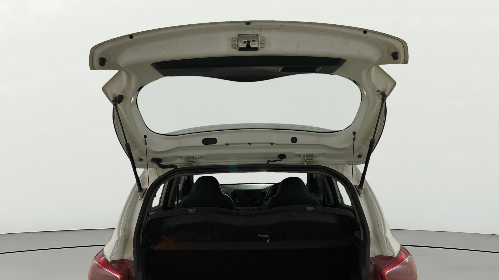 View 2016 Hyundai Grand i10 Asta AT 1.2 Kappa VTVT Image 16 Used 2016 Hyundai Grand i10 Asta AT 1.2 Kappa VTVT Image 16