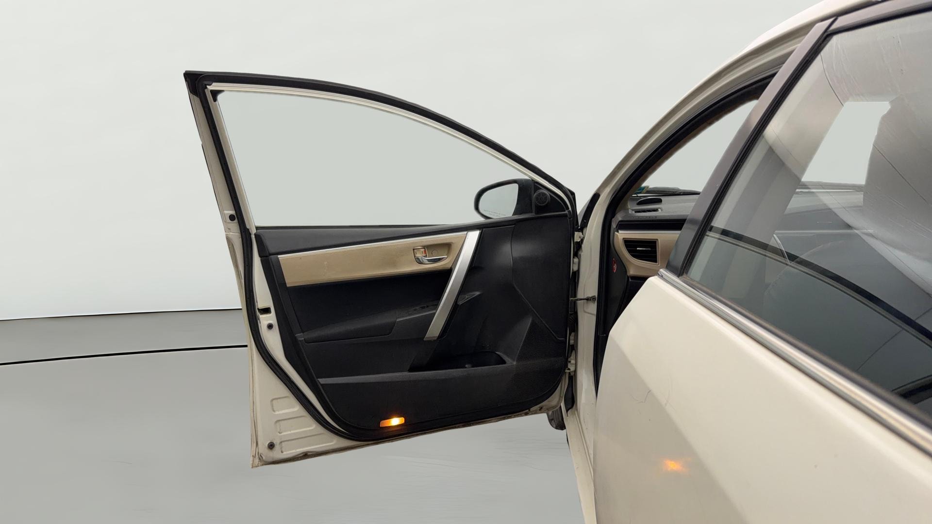 View 2015 Toyota Corolla Altis 1.8 G Image 30 Used 2015 Toyota Corolla Altis 1.8 G Image 30