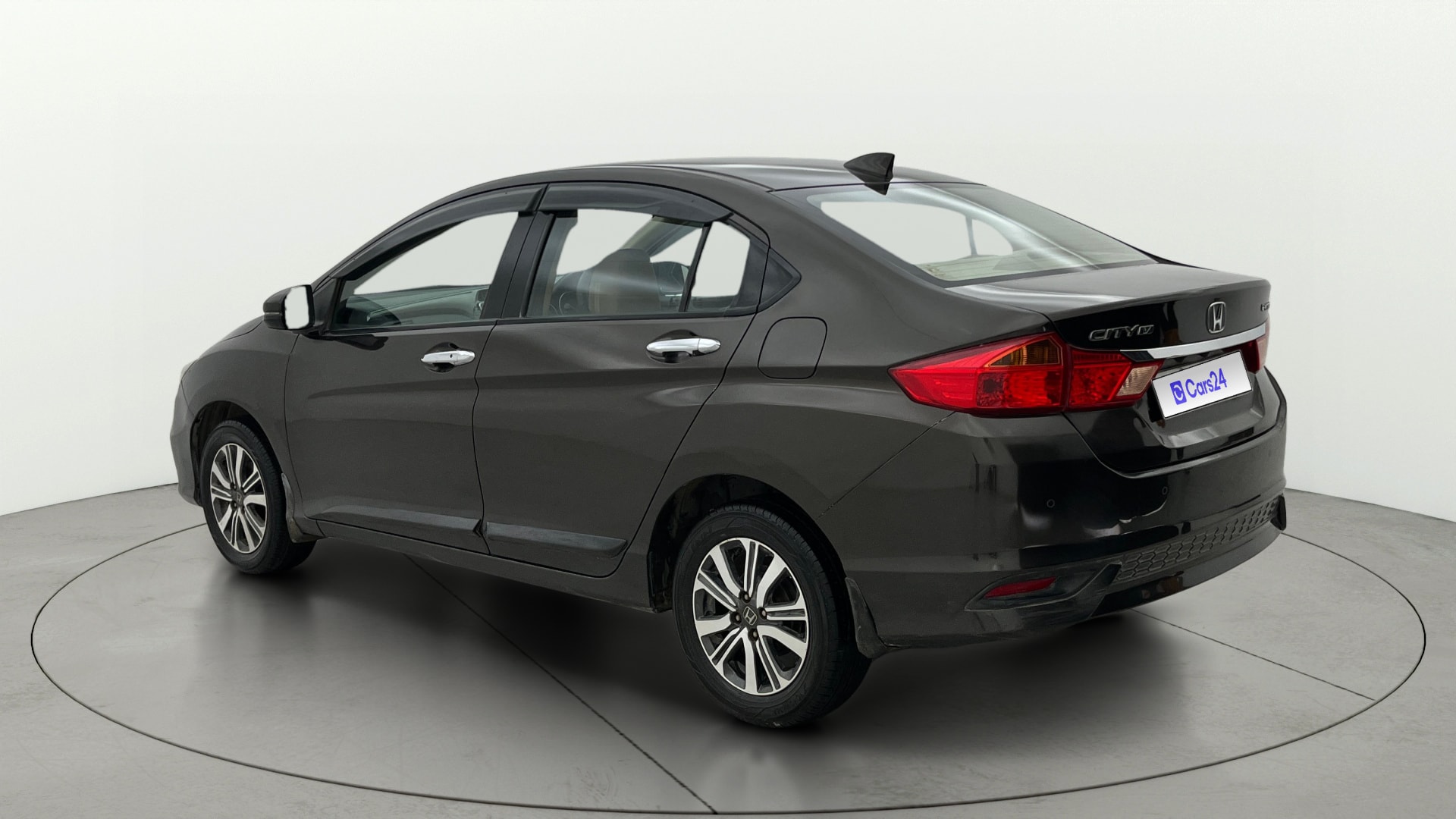 View 2019 Honda City ZX MT Diesel Anniversary Edition Image 2 Used 2019 Honda City ZX MT Diesel Anniversary Edition Image 2