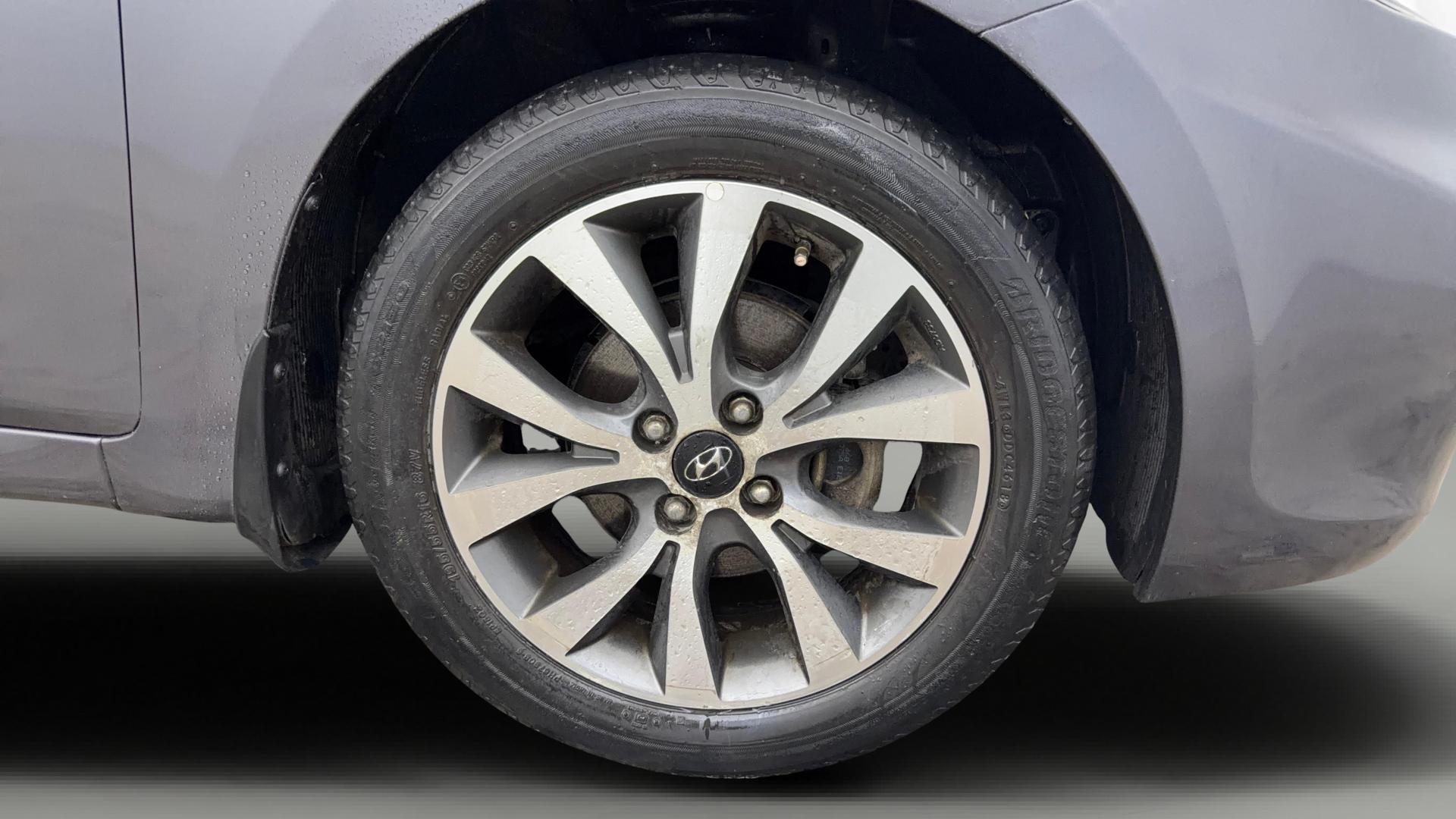 View 2014 Hyundai Fluidic Verna 1.6 VTVT SX Image 40 Used 2014 Hyundai Fluidic Verna 1.6 VTVT SX Image 40