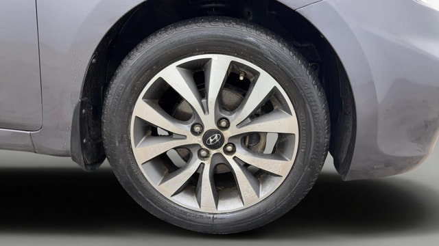 View Hyundai Fluidic Verna Image 40 Used Hyundai Fluidic Verna Image 40