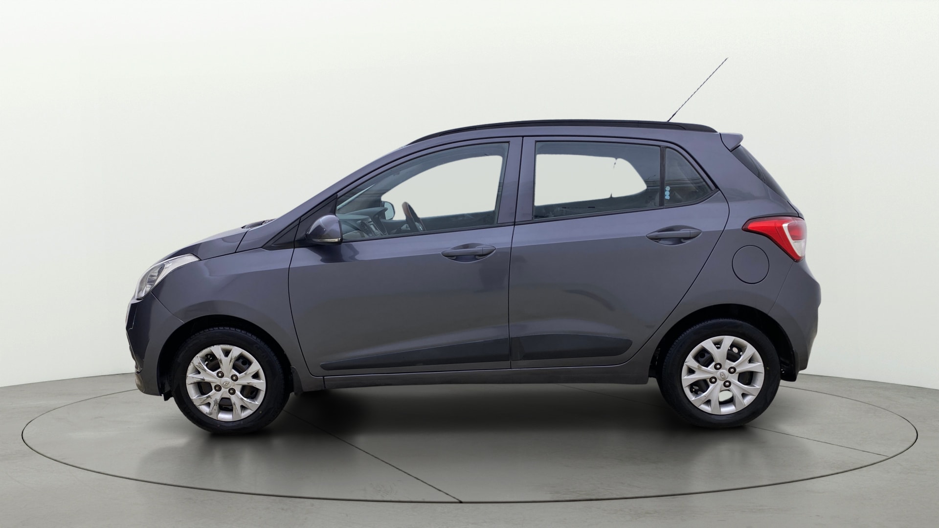 View 2015 Hyundai Grand i10 Sportz 1.2 Kappa Image 5 Used 2015 Hyundai Grand i10 Sportz 1.2 Kappa Image 5