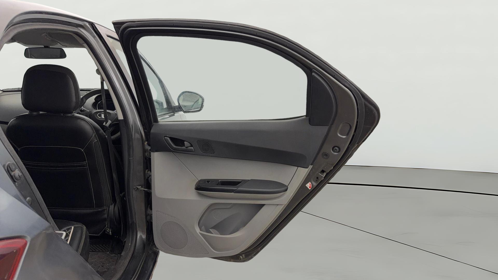 View 2023 Tata Tiago Revotorq XB Image 7 Used 2023 Tata Tiago Revotorq XB Image 7