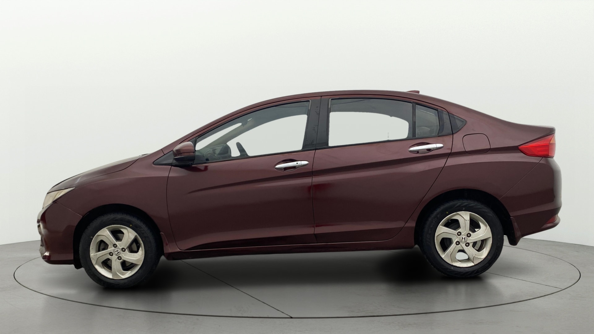 View 2015 Honda City ZX MT Diesel Anniversary Edition Image 6 Used 2015 Honda City ZX MT Diesel Anniversary Edition Image 6