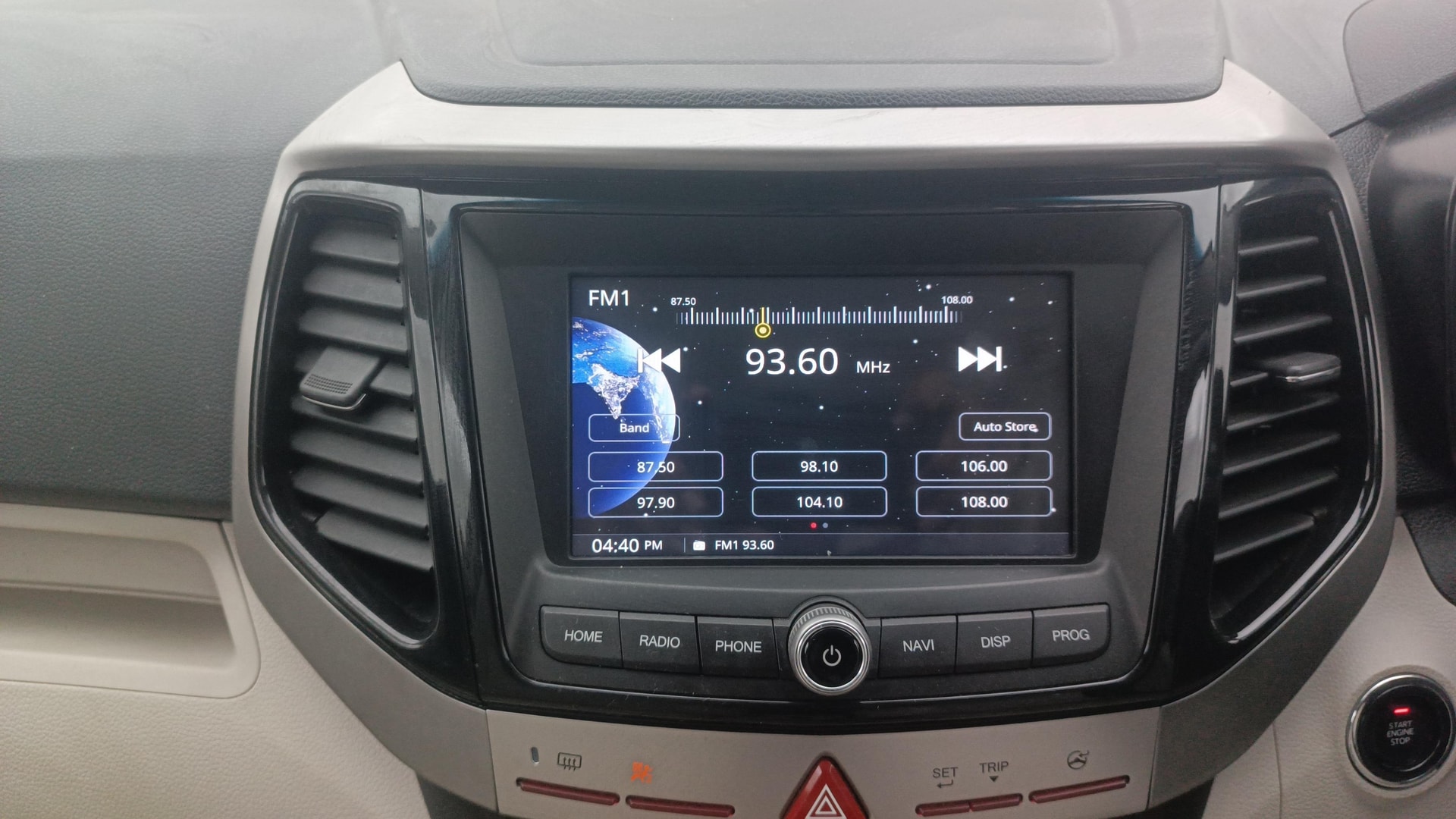 Used 2022 Mahindra XUV300 Used 2022 Mahindra XUV300