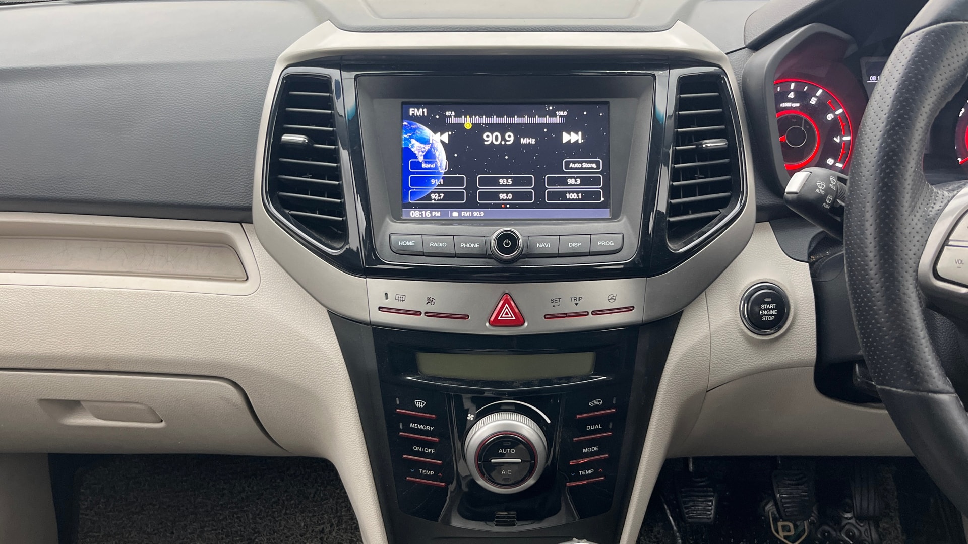 Used 2019 Mahindra XUV300 Used 2019 Mahindra XUV300