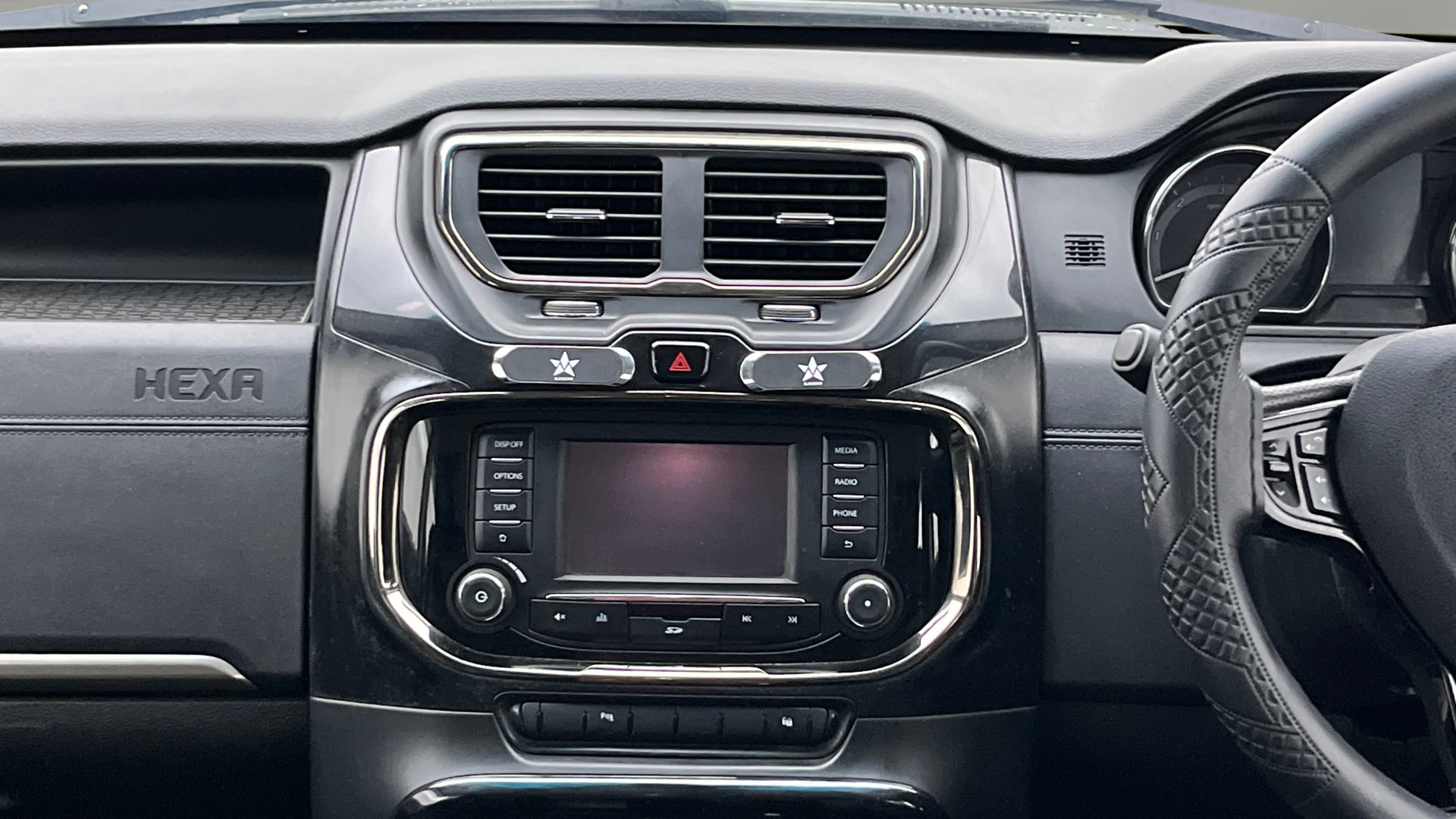 View 2018 Tata Hexa XM 4X2 Image 18 Used 2018 Tata Hexa XM 4X2 Image 18