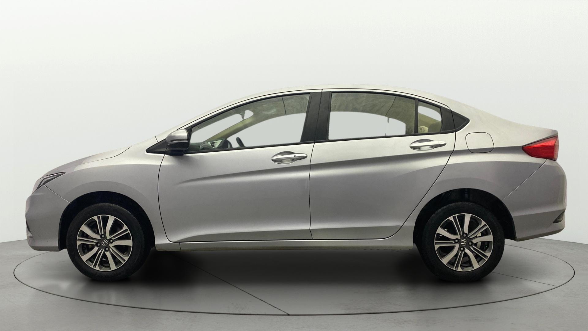 View 2022 Honda City ZX MT Diesel Anniversary Edition Image 26 Used 2022 Honda City ZX MT Diesel Anniversary Edition Image 26