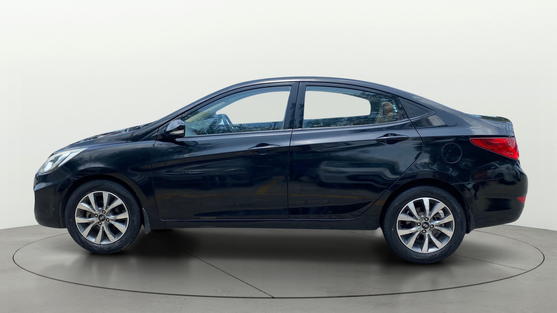 View 2014 Hyundai Fluidic Verna 1.6 VTVT SX Image 26 Used 2014 Hyundai Fluidic Verna 1.6 VTVT SX Image 26