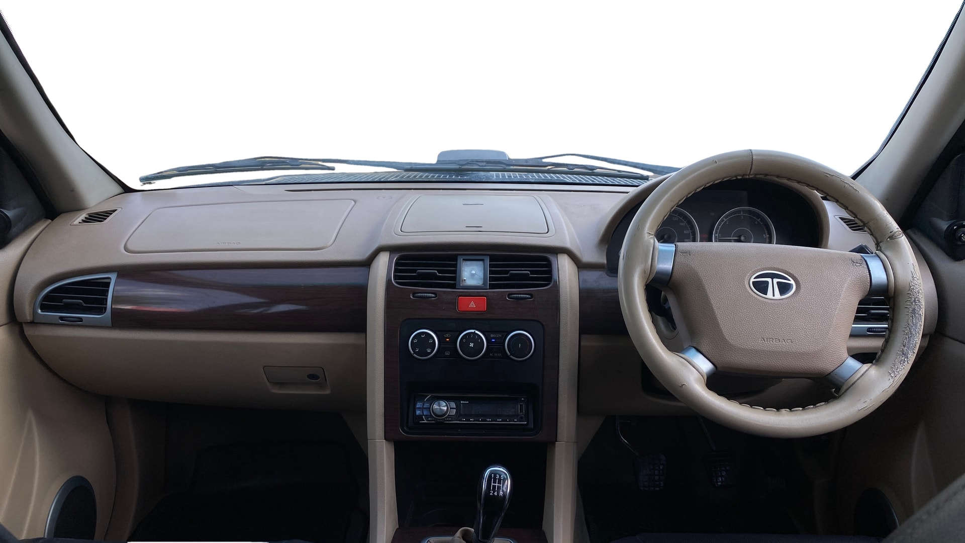 View 2013 Tata Aria Pleasure 4x2 BS4 Image 16 Used 2013 Tata Aria Pleasure 4x2 BS4 Image 16