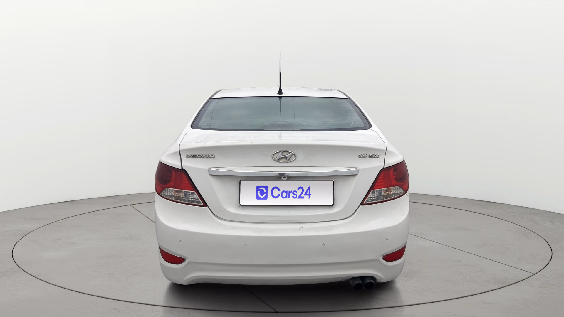View 2014 Hyundai Fluidic Verna 1.6 CRDI SX AT Image 40 Used 2014 Hyundai Fluidic Verna 1.6 CRDI SX AT Image 40