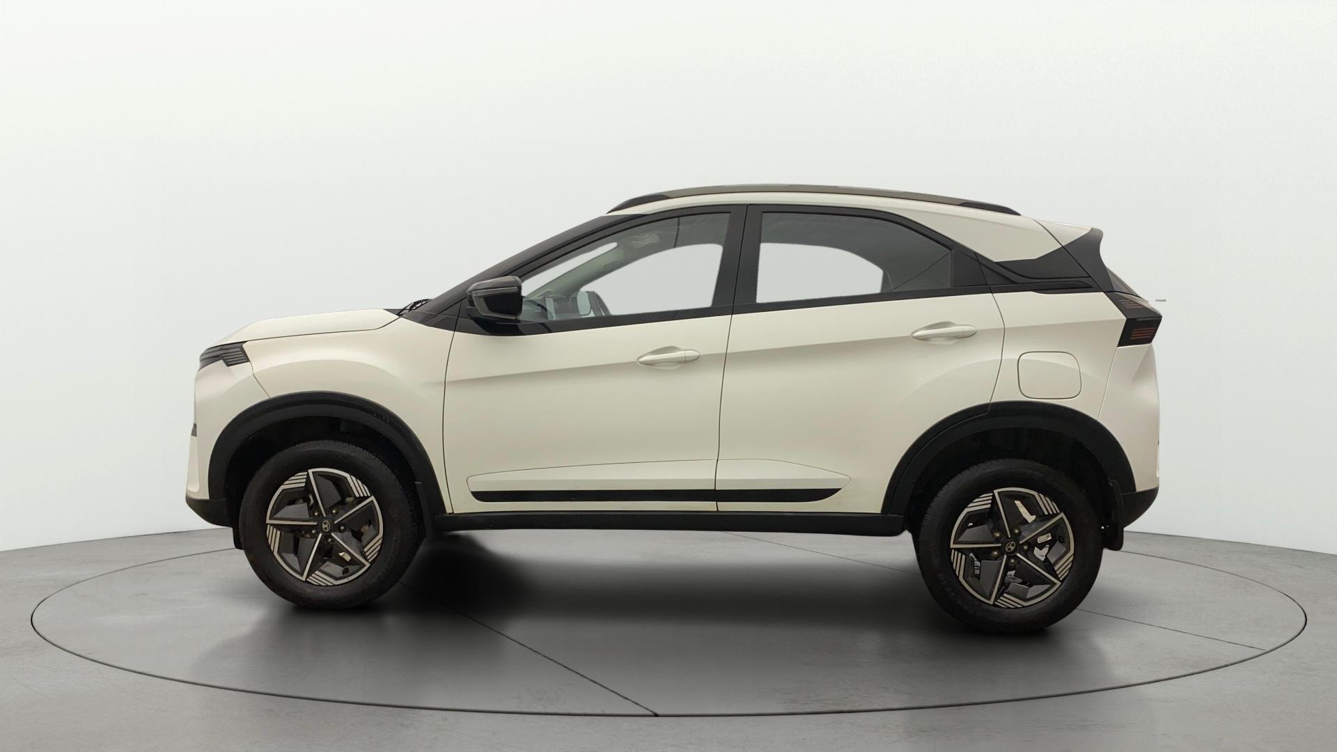 View 2024 Tata Nexon Revotron XE Image 5 Used 2024 Tata Nexon Revotron XE Image 5
