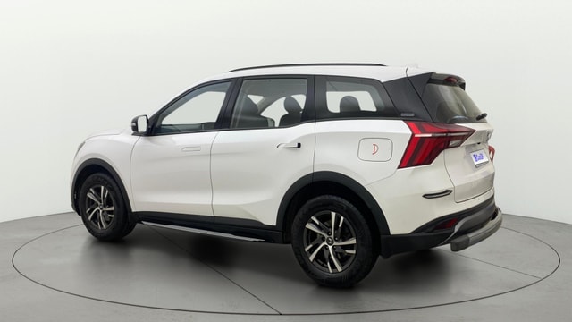 View Mahindra XUV700 Image 2 Used Mahindra XUV700 Image 2