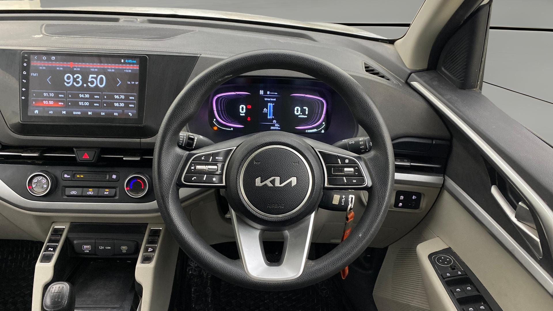 View 2023 Kia Carens Prestige 1.5 Diesel 7 STR Image 21 Used 2023 Kia Carens Prestige 1.5 Diesel 7 STR Image 21