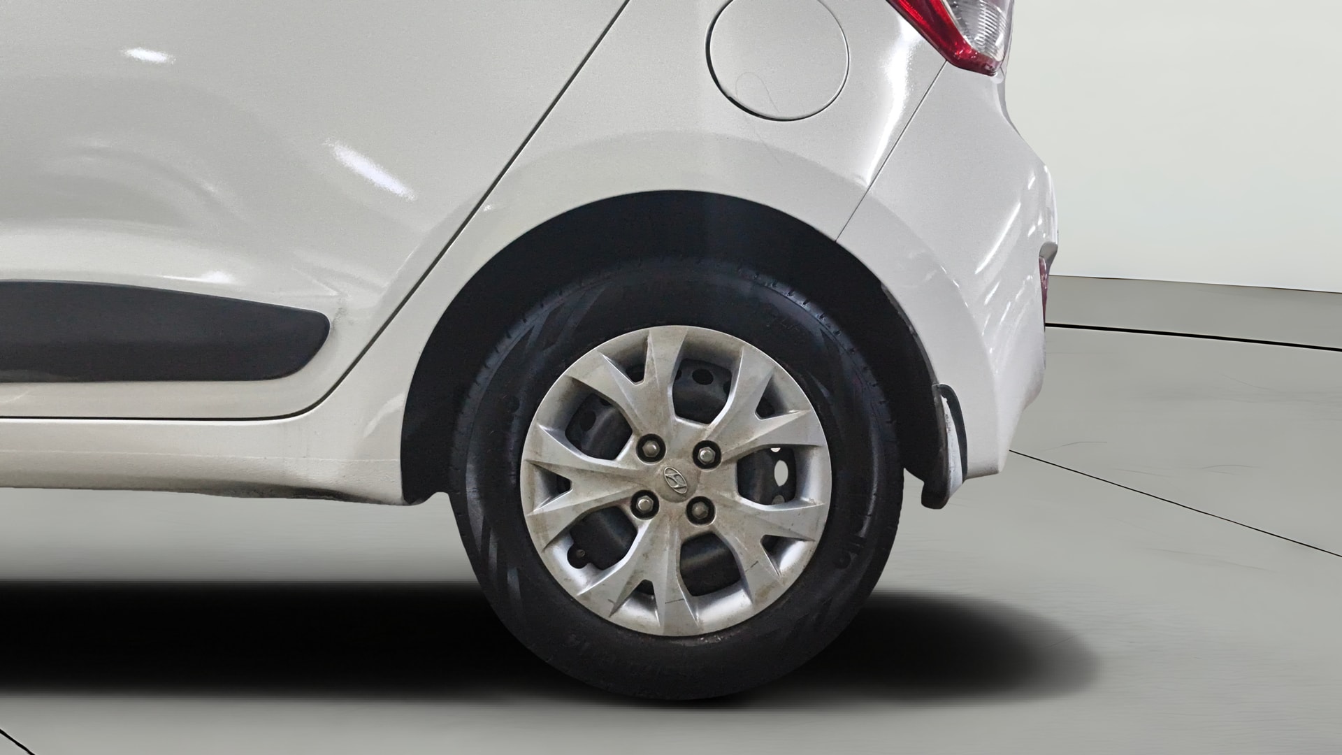 View 2015 Hyundai Grand i10 Sportz 1.2 Kappa Image 12 Used 2015 Hyundai Grand i10 Sportz 1.2 Kappa Image 12